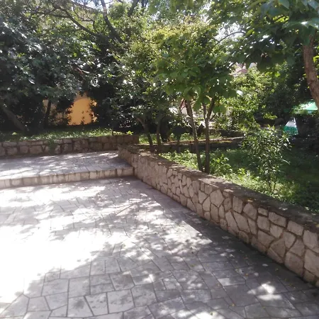 Popi Apartment *