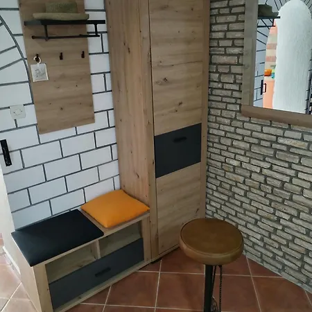 Popi Διαμέρισμα Klenovica