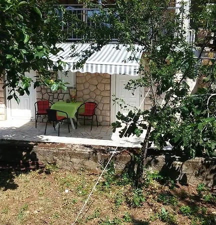 Popi Apartment