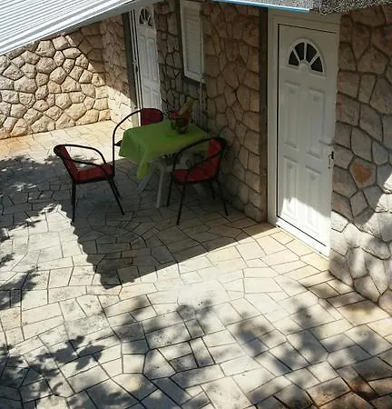 Popi Apartment *